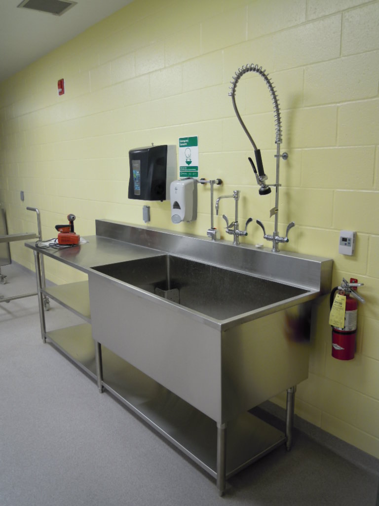 Laboratory Service Fixtures Canadian Scientific