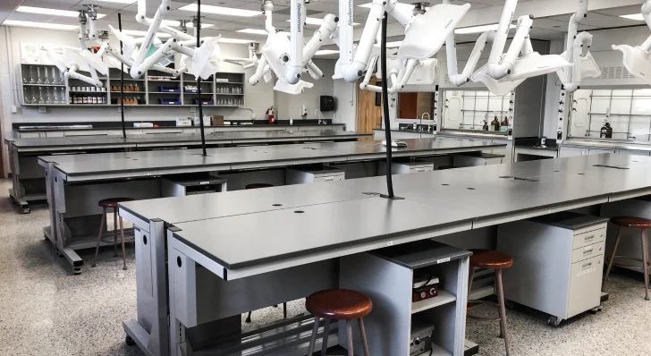 How to Choose The Right Lab Countertop Material