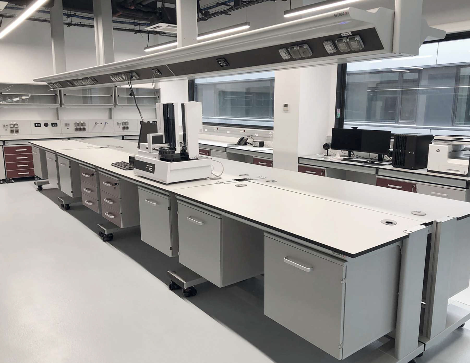 Chemical-Resistant Phenolic Laboratory Countertops 14 CSi Interior Pro 7 Copy